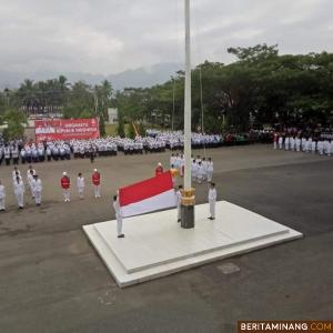Suasana upacara HUT RI ke-74 do Dharmasraya. Humas