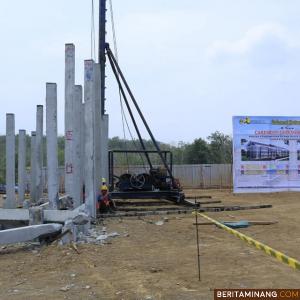 Tiang pancang beton pembangunan Rusunawa Sungai Rumbai, Dharmasraya.Humas