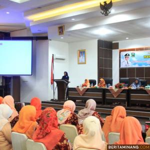 Suasana seminar sehari  Dharma Wanita Pemerintah (DWP) Kabupaten Solok. Foto Siska