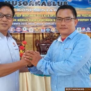 Fazril Ale Wakil Ketua Umum KONI Sumbar ucapkan selamat kepada Antonius Saleleubaja, S.Sos, M.Si. Ist