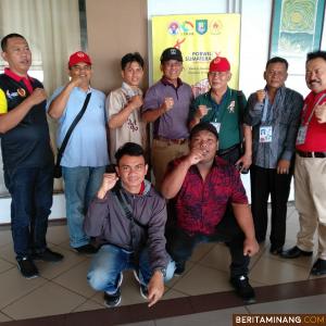 Asisten III Setdaprov Sumbar Nasir Ahmad saat datang ke Bengkulu bertemu atlet dan Official Catur.  Foto Humas KONI Sumbar