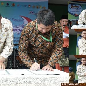 Walikota Pariamam, Genius Umar dan Tokopedia saat tandatangan MoU. Humas Pariaman