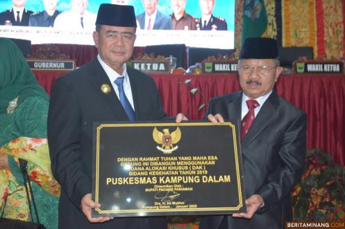 Wagub Nasrul Abit dan Bupati Ali Mukhni saat HUT Kabupaten Padang Pariaman. Humas Sumbar