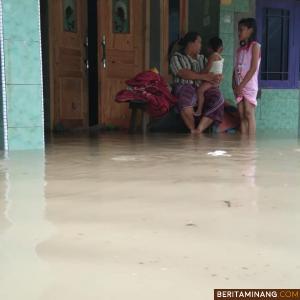 Sebuah rumah warga tergenang banjir. Humas BNPB