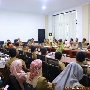 Wali kota Riza Falepi Bahas Pengelolaan sampah dengan jajaran - Humas