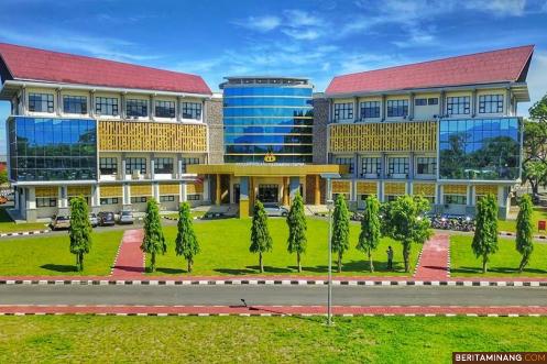 Gedung Rektorat UNP di Jalan Prof DR Hamka Padang. Dok/unp.ac.id