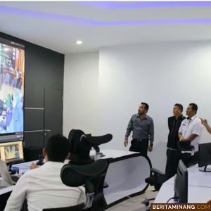 Kepala Dinas Kominfo Padang Panjang Drs. Ampera Salim, SH, M.Si bersama Kabid IKP Ir. Zulheri, MM didampingi Kasi PIP Harry Sulistio, S.Kom kembali  menerima kunjungan dari Dinas Kominfo Kabupaten Ogan Komering Ulu Selatan Provinsi Sumatera Selatan, Rabu (19 Februari 2020).  Foto: Kominfo Padang Panjang