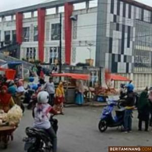 Bangunan Pasar Pusat Padang Panjang. Foto Kominfo