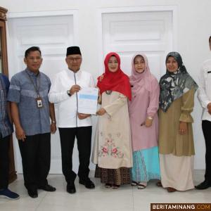  Baru 2 Persen Warga Bukittinggi yang telah melakukan sensus penduduk online
