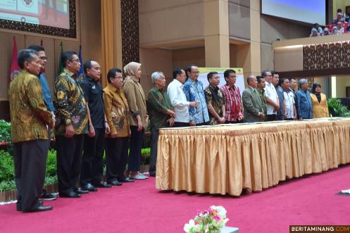 Untuk mendukung Gerakan Merdeka Belajar, Kampus Merdeka, Universitas Negeri Padang melakukan  Kerja Sama dengan 15 Perusahaan.