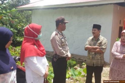 Camat X Koto Diatas, Kapolsek dan Wali Nagari Sulit Air mendatangi lokasi pesta di jorong Gando. Foto Suhanews