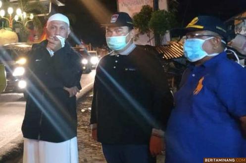 Wako Mahyeldi saat sidak ke Posko pemantauan Covid-19. Foto Humas Padang