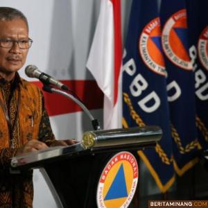 Jubir Pemerintah untuk Covid-19 dr. Achmad Yurianto pada Konferensi Pers di Gedung BNPB. Foto: Humas BNPB