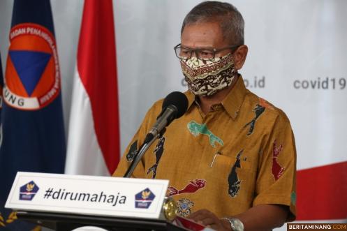 Juru Bicara Pemerintah untuk Penanganan COVID-19 Achmad Yurianto dalam konferensi pers di Graha BNPB di Jakarta, Selasa (7/4/2020). Foto Humas BNPB
