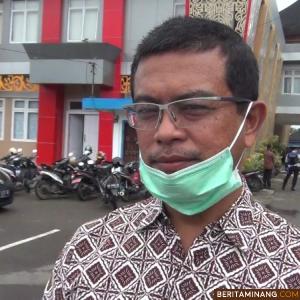 Juru Bicara Penanganan COVID-19 Dharmasraya,dr Rahmadian. Foto Eko P