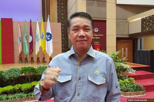Wakil Rektor II, Drs. Syahril, S.T., MSCE., Ph.D.