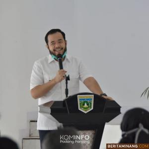 Walikota Padang Panjang, H. Fadly Amran, BBA Datuak Paduko Malano.