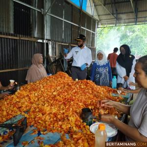 Wawako Erwin Yunaz Tinjau Industri Rumahan Warga Di Payolansek