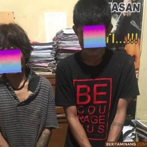 Dua tersangka kasus Narkoba jenis Sabu diamankan di Mapolres Kota Pariaman. Dok.