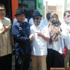 Calon Wakil Gubernur Sumbar, Indra Catri, saat bersilaturahmi dengan mantan Wali Kota Payakumbuh yang juga mantan Ketua DPD Partai Demokrat Sumbar, Joserizal Zain.