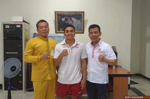 Pesenam Sumbar, Rino Efendi bersama Ketum KONI Sumbar Syaiful (kanan) Foto: Humas KONI Sumbar