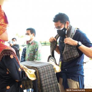 Menteri Pariwisata dan Ekonomi Kreatif Sandiaga Uno disambut di BIM saat kunjungan ke Sumbar, Jumat ini.