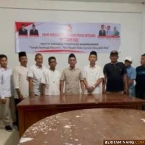DPC Partai Gerindra Dharmasraya mengadakan rapat bulanan yang dipimpin langsung oleh Ketua DPC Partai Gerindra Dharmasraya, Rosandi Sanjaya Putra, Rabu (20/04/2022) .