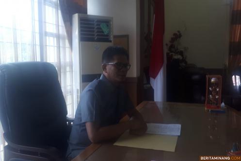 Ketua DPRD Kota Pariaman Harpen Agus Bulyandi, ketika ditemui diruang kerjanya, Senin 28/8/2023