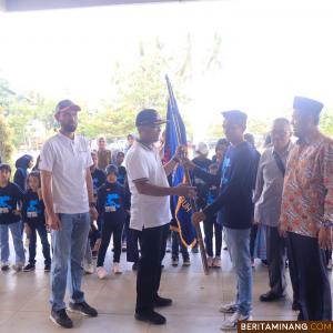 Pj. Wali Kota Payakumbuh Rida Ananda melepas secara resmi 38 atlet sepatu roda mengikuti Kejurnas di Balaikota Payakumbuh,Jumat (22/09/2023). Foto : Dok Do