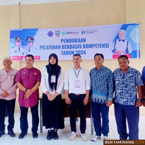 Pemerintah Daerah Kab . Pasbar melalui Dinas Ketenagakerja memberikan pembekalan keterampilan kepada masyarakat melalui Pelatihan Berbasis Kompetensi.(12/1). KH