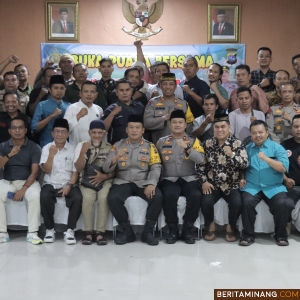 Polres Pasaman Barat menggelar kegiatan buka puasa bersama dengan Insan Pers Pasbar di Aula Bhayangkara Polres setempat, Selasa (2/4/2024). Foto : H