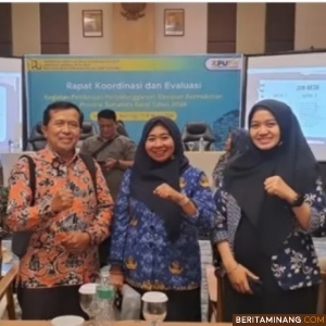 Tim Pemkab Dharmasraya saat hadiri Rapat Koordinasi dan Evaluasi Kegiatan Pembinaan Penyelenggaraan Kawasan Permukiman Provinsi Sumatra Barat dihadiri 19 kabupaten/kota di Bukittinggi. Foto: Kominfo Dharmasraya