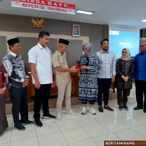Rombongan Komisi II DPRD Provinsi Sumatera Barat saat kunjungan ke Provinsi Banten Dinas Kelautan dan Perikanan Provinsi Banten diterima Kepala Dinas Kelautan dan Perikanan Provinsi Banten, Kamis, 17 Oktober 2024. Foto: Humas DPRD Sumbar