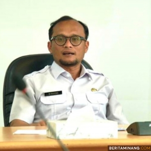 Penjabat (Pj) Sekretaris Daerah, Dr. Winarno, ME saat memimpin rapat persiapan penilaian Smart City tahap II di Ruang VIP Balai Kota, Rabu (9/10/2024). Foto: Kominfo Padang Panjang