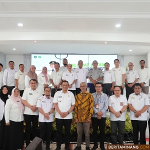Tim Validasi dari Badan Strategi Kebijakan Dalam Negeri (BSKDN) Kementerian Dalam Negeri (Kemendagri) kunjungi Kota Padang Panjang, Rabu (13/11/2024) disambut enjabat (Pj) Wali Kota, Sonny Budaya Putra, A.P, M.Si, dan Pj. Sekdako, Dr. Winarno, M.E, beserta OPD terkait di Balai Kota. Foto: Kominfo Padang Panjang