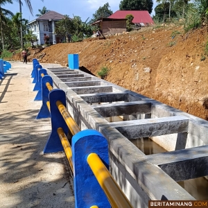 Saluran irigasi Banda Taluak Bawah yang selesai dibangun Dinas Sumber Daya Air Bina Konstruksi (SDA BK) Sumbar di Nagari Jawi-Jawi Kabupaten Solok Sumbar. Foto: Biro Adpim Sumbar