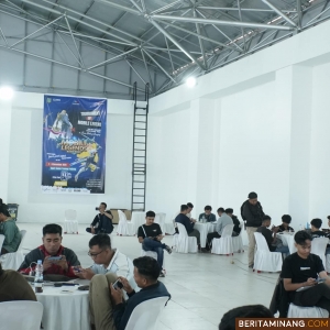 Suasana Turnamen Esports Mobile Legend Hari Jadi Kota (HJK) ke-234 Padang Panjang di Lantai II, Gedung Serbaguna Sport Center, Sabtu (7/12/2024). Foto: Kominfo Padang Panjang