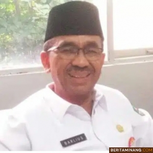 Kepala Dinas Pendidikan Provinsi Sumbar, Barlius. Foto: Ist.