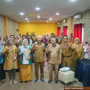 Bupati Pesisir Selatan yang diwakili oleh Sekretaris Daerah, Mawardi Roska, SIP saat membuka Rakor PPID dan Bintek Monev KIP 2024, di Hotel Saga Murni pada Selasa (3/12/2024). Foto: Kominfo Pessel