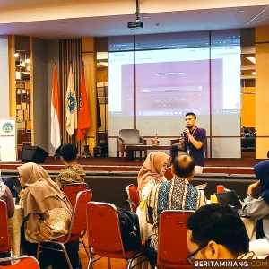 Suasana Workshop Pengembangan Konten Digital bagi Dosen di Lingkungan Universitas Negeri Padang mulai tanggal 7 -- 8 Desember 2024, yang dilakukan Sub. Direktorat Inovasi Pembelajaran dan MBKM, Direktorat Akademik, Universitas Negeri Padang. Foto: Humas UNP