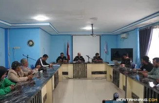 Dirut Perumdam Tirta Serambi, Adrial Bakar, S.T, ketika bertemu dengan media, Rabu (8/1/2025) di Padang Panjang. Foto: Kominfo Padang Panjang