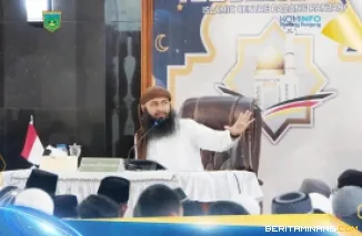 Suasana Tablig Akbar Ustaz Dr. Syafiq Riza Basalamah, Lc, M.A yang digelar Jumat (10/1/2025) di Masjid Agung Manarul 'Ilmi Islamic Centre Kota Padang Panjang, Sumbar. Foto: Kominfo Padang Panjang