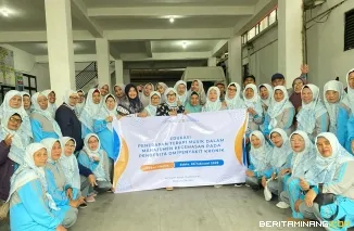 Akademi Keperawatan (Akper) Nabila Padang Panjang ketika gelar edukasi dan pemeriksaan kesehatan gratis yang diikuti 40 orang warga di Puskesmas Kebun Sikolos, Selasa (18/2/2025). Foto: Kominfo Padang Panjang