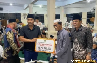 Wakil Gubernur Sumatera Barat, Vasko Ruseimy, menggelar Safari Ramadan 1446 Hijriah di Masjid Nurul Yatim yang berlokasi di Jorong Siboka Andiang, Nagari Andiang, Kecamatan Suliki, Kabupaten Limapuluh Kota, Senin (3/3/2025). Foto: Biro Adpim Sumbar