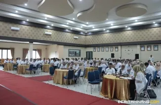 Rakor Perkuat Efisiensi, Pelayanan, dan Sinergi Pembangunan, di Aula Ngalau Lantai 3 Balai Kota Payakumbuh, Rabu (23/04/2025).