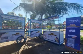 Model gerobak anak nagari yang diberikan kepada kalangan UMKM disabilitas di Padang Sarai Padang. Foto: Humas RPN