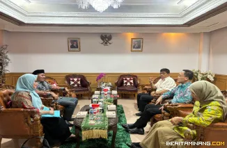 Bupati Lima Puluh Kota, Safni Sikumbang di Gedung Pertemuan I Kementerian Kependudukan dan Keluarga Berencana, Jakarta, 08/05/2025.