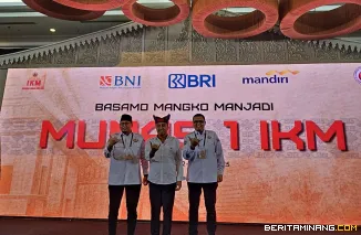 Wakil Gubernur Sumatera Barat (Wagub Sumbar), Vasko Ruseimy, ketika hadir di penutupan Musyawarah Nasional (Munas) I Dewan Pimpinan Pusat Ikatan Keluarga Minang (DPP IKM) di Hotel Santika Premiere, Jakarta, Jumat (23/5/2025) malam. Foto: Adpim Sumbar