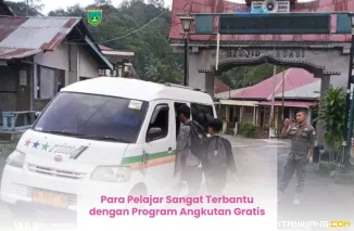 Para siswa gunakan angkutan gratis di Kota Padang Panjang. Foto: Kominfo Padang Panjang