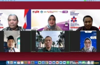 Rapat Koordinasi Pengurus BKS PTN Barat Bidang Bidang Bahasa Sastra Seni dan Budaya secara daring pada Kamis (1/5) pagi. Foto MR.